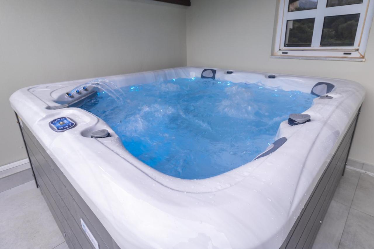 Villa Ventus, 40Sqm Private Pool & Hot Tub! Roussospítion 外观 照片