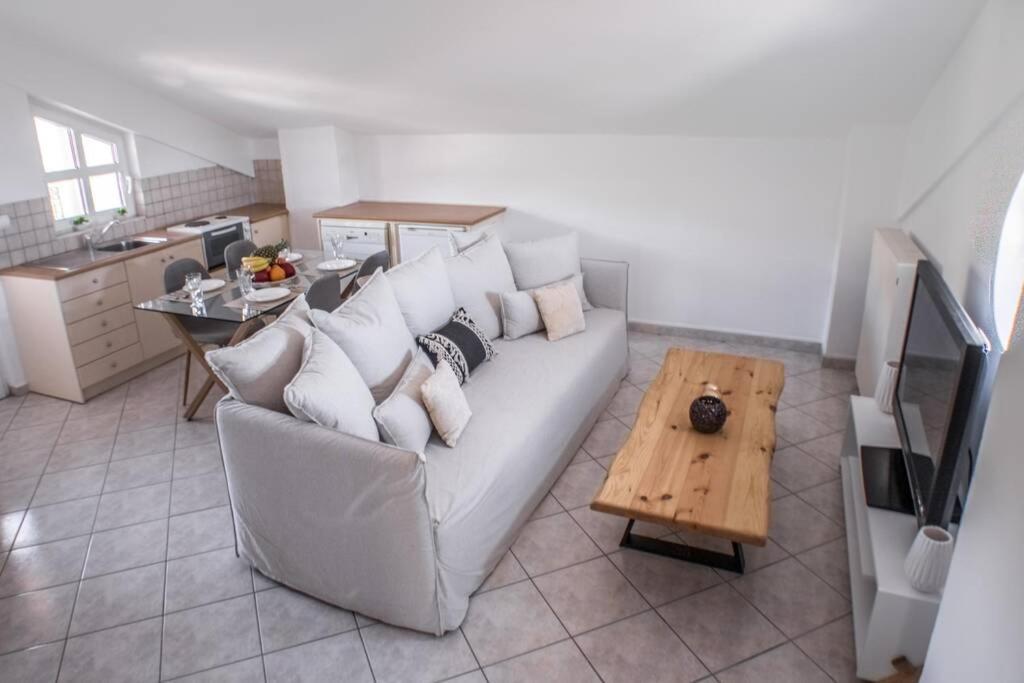 Villa Ventus, 40Sqm Private Pool & Hot Tub! Roussospítion 外观 照片