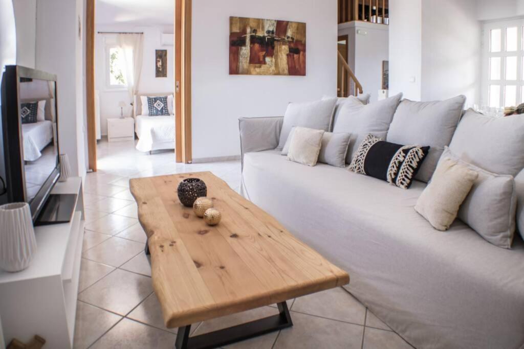 Villa Ventus, 40Sqm Private Pool & Hot Tub! Roussospítion 外观 照片