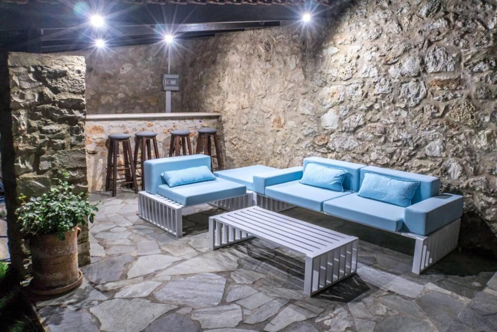 Villa Ventus, 40Sqm Private Pool & Hot Tub! Roussospítion 外观 照片